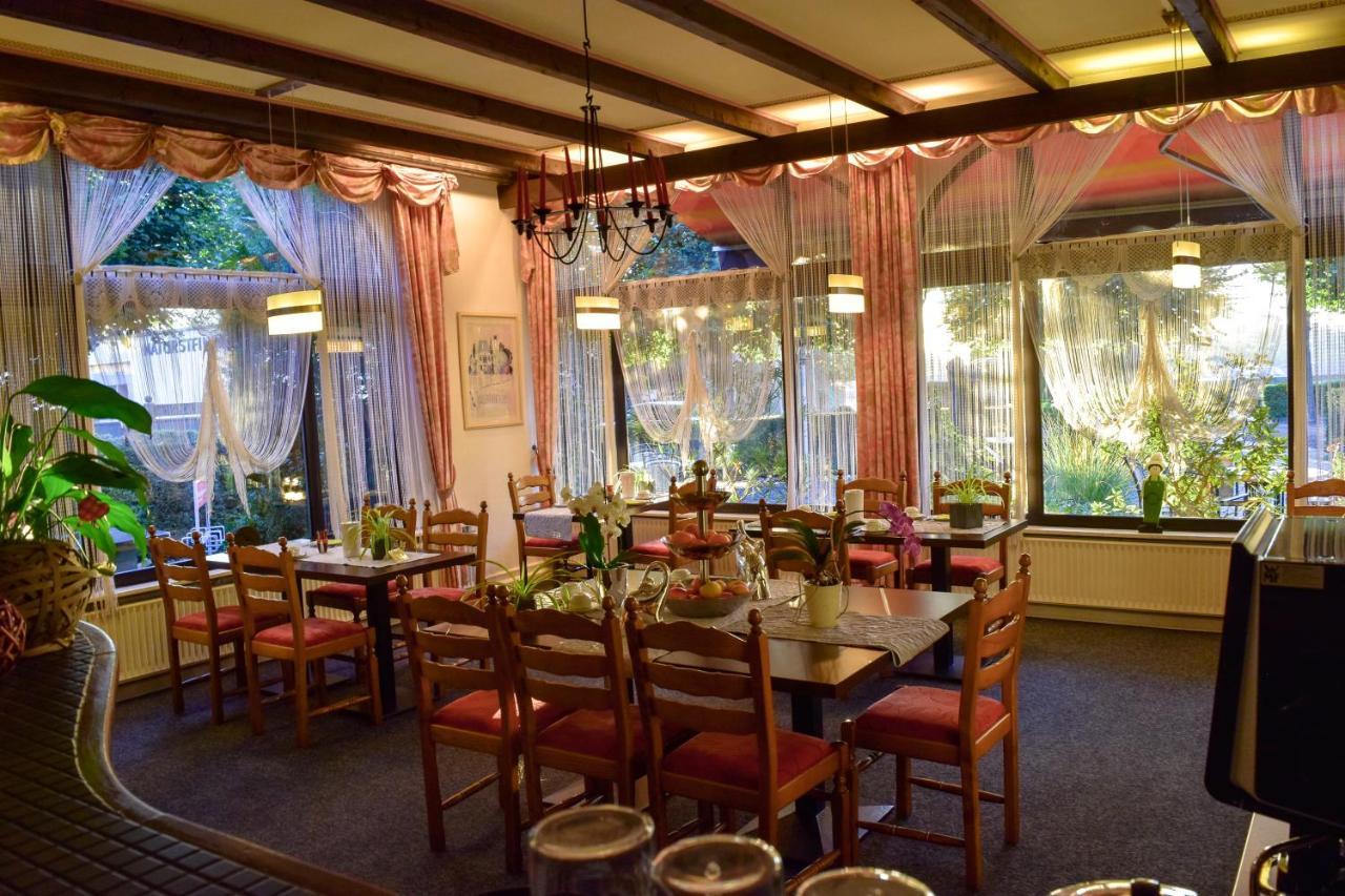 Hansa Hotel Мендих Екстериор снимка